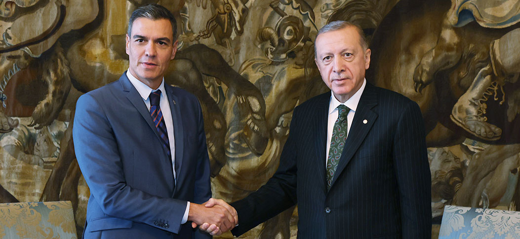 Cumhurbaşkanı Erdoğan, Prag'da İspanya Başbakanı Sanchez'i kabul etti